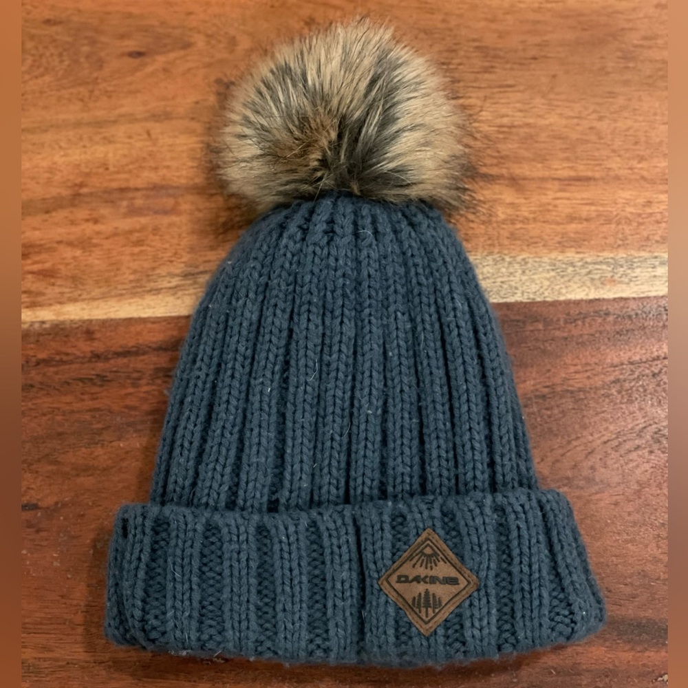 Dakine Pom beanie